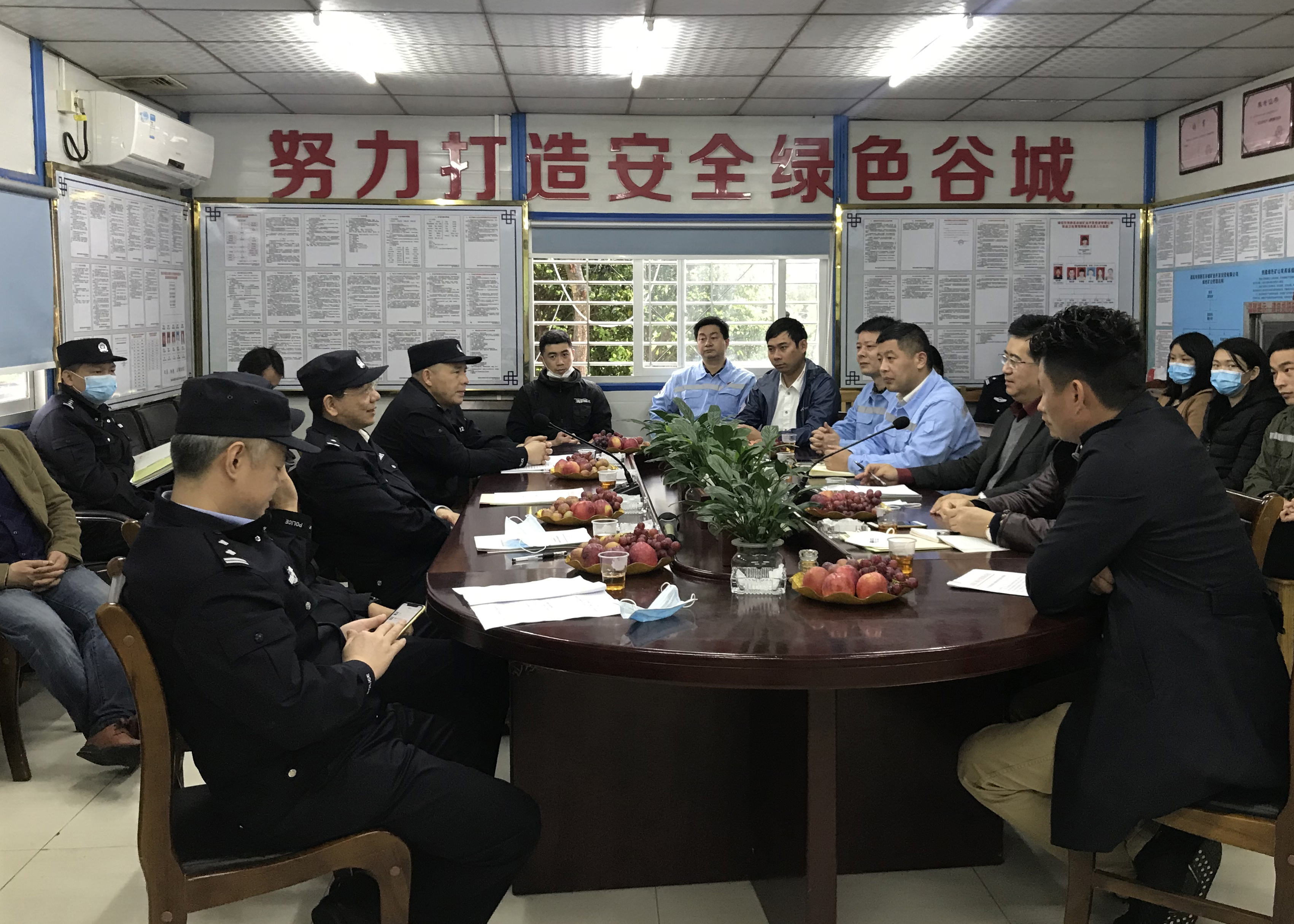 【领导关怀】清远市副市长毕洪波带队 到宏大爆破工程集团清远项目部调研混装业务